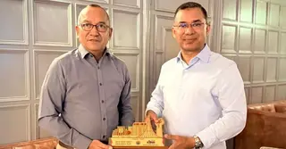 ফ্যাসিস্টবিরোধী আন্দোলনে অবদানের জন্য যুবদলের সম্মাননা পেলেন তারেক রহমান